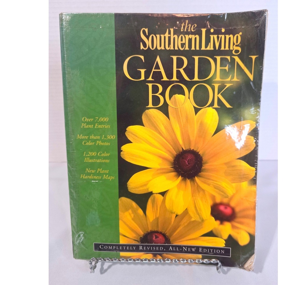 Southern Living Garden Book Completely Revised All-New Edition Softcover 2004